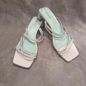 Feners Le Retro Cream Strappy Block Heel Sandals SIZE 41